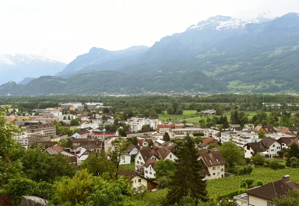 Bovenaanzicht van Vaduz, Liechtenstein. — Stockfoto