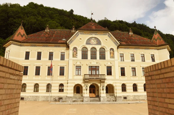 Antiguo edificio del parlamento en Vaduz, Liechtenstein . — Foto de Stock