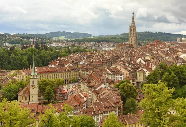 Панорама Старого міста столиці Швейцарії Берн, — стокове фото