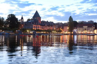 Chateau sıksam tarihinde Cenevre Gölü mesire, Lausanne, İsviçre