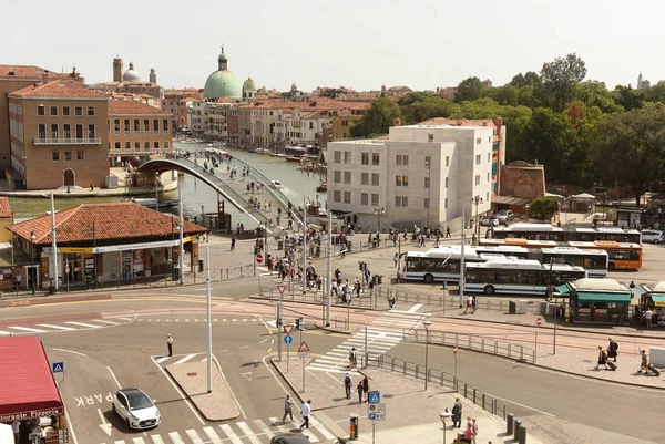 Piazzale Roma em Veneza . — Fotografia de Stock