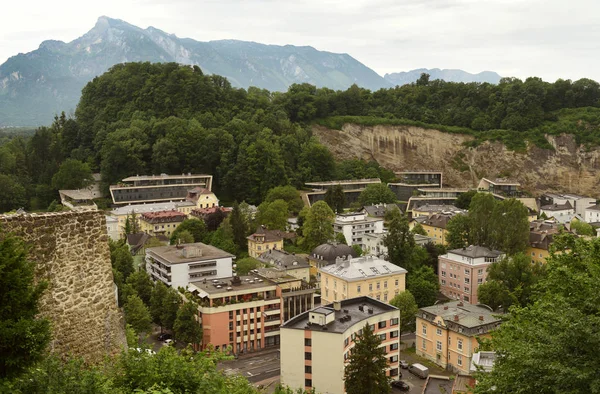 Appartementen huizen in Salzburg, Oostenrijk — Stockfoto