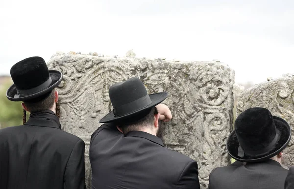 Judeus, jewish, judaism, hasidim, prayer, back, behind — Fotografia de Stock