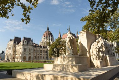 Kossuth Monument and Hungarian Parliament Building, Budapest clipart