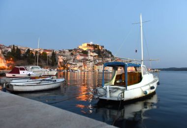 Sibenik kente, gece, Hırvatistan