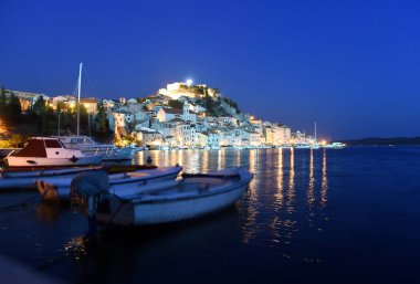 Sibenik kente, gece, Hırvatistan