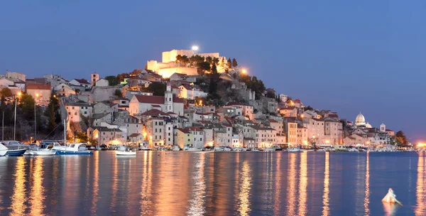 Sibenik kente, gece, Hırvatistan