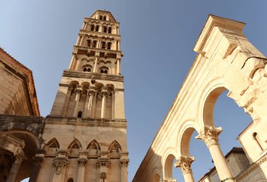 Hırvatistan 'ın Split kentindeki Saint Domnius Katedrali' nin çan kulesi