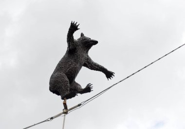 Ayı heykeli yakınındaki Barengraben veya ayı Pit Bern, İsviçre.