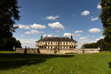 Pidhirtsi Kalesi, Lviv bölgesi, Ukrayna. Pidhirtsi kale ren