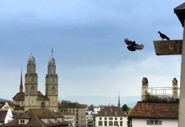 Zürih cityscape büyük Minster Kilisesi ile 