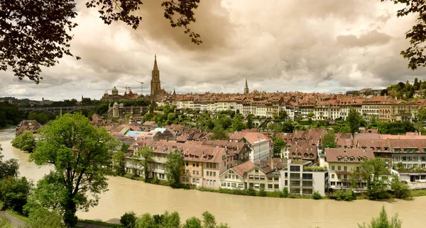 Panorama del casco antiguo de Berna la capital de Suiza , — Foto de Stock