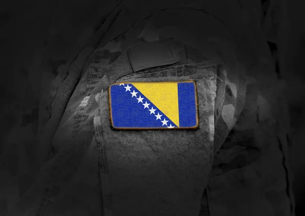 Bendera Bosnia dan Herzegovina pada seragam militer . — Stok Foto