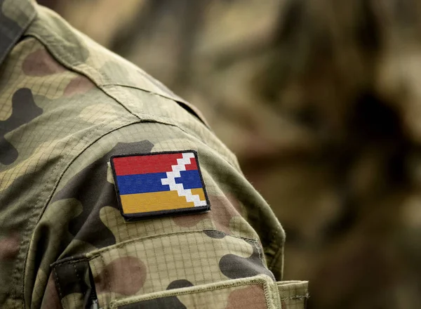 Прапор Арцаха на військовій формі. Прапор Республіки Мистецтво — стокове фото