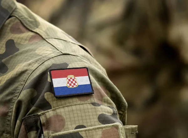克罗地亚共和国军服上的波斯尼亚－黑塞哥维那国旗. — 图库照片