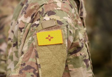 Askeri üniformayla New Mexico eyaletini işaretle. Birleşik Devletler.