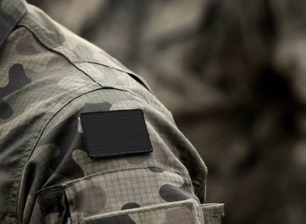 Флаг анархизма на военной форме
. 