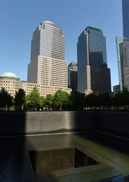 New York, USA - May 24, 2018: The 9/11 Memorial in New York City commemorating the September 11, 2001 attacks. — 스톡 사진