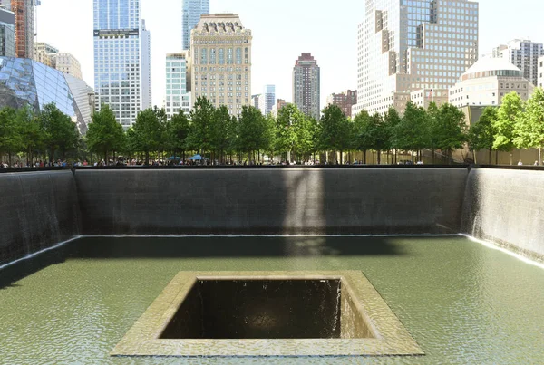 Нью-Йорк, США - 24 мая 2018 года: Мемориал 9 / 11 в Нью-Йорке в память о терактах 11 сентября 2001 года . — стоковое фото