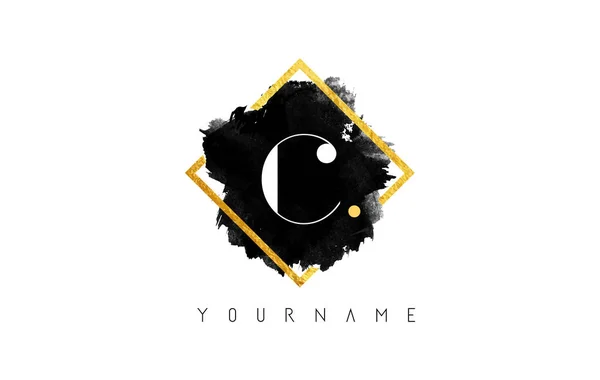 C harfi Logo tasarımı siyah kontur ve altın çerçeve.
