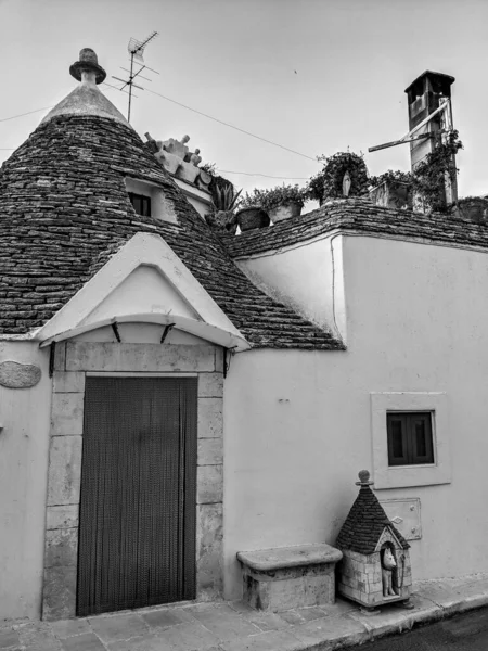 Czarno Biała Fotografia Domu Trulli Mieście Alberobello Apulia Włochy — Zdjęcie stockowe