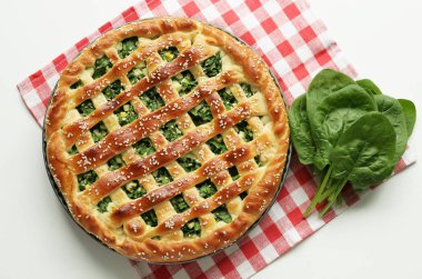 Ispanak ve yumurta ile pasta