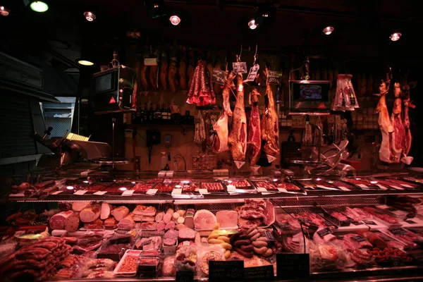 Köttprodukter på marknaden — Stockfoto