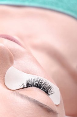 Güzel uzun kirpiklere poz model