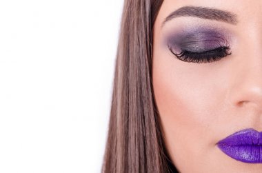 Yarım yüz makyaj güzel kız