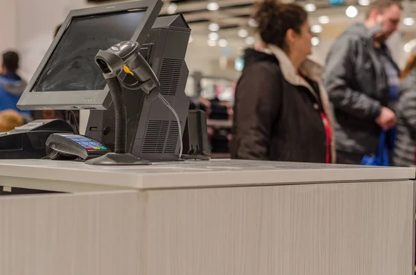 Centro comercial junto a la caja registradora —  Fotos de Stock