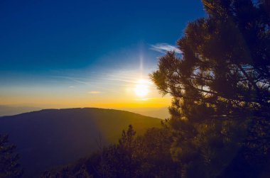 Dağda güzel bir gün batımı