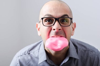 adam ısırma stres topu 