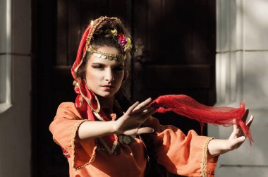 kız dans Türk kostüm 