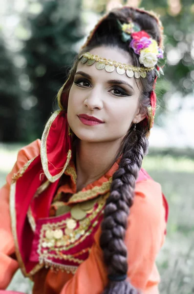 Jonge Servische vrouw — Stockfoto