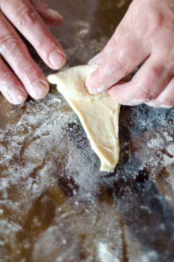 yaşlı kadının el aylık hamur