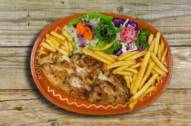 peynir ve patates kızartması ile doldurulmuş baget