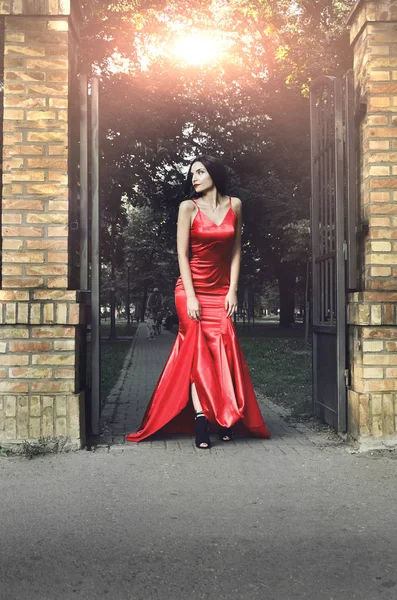 Gothic woman in red dress — Stock Photo, Image