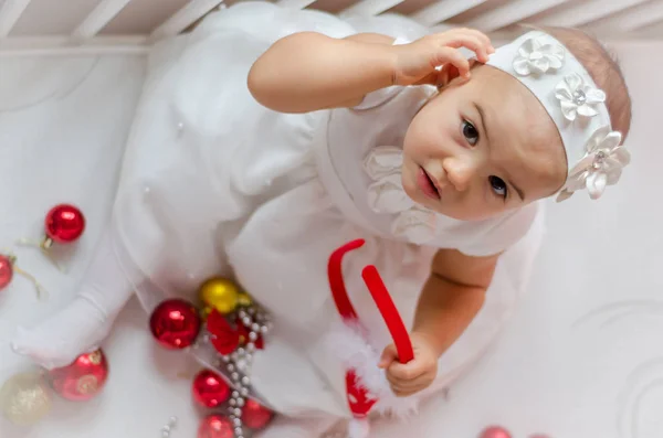 Lindo Bebé Jugando Con Decoración Año Nuevo —  Fotos de Stock