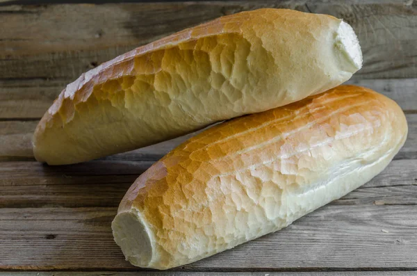 Two loaves of bread — Stockfoto