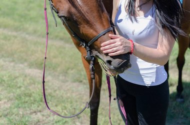 kadın ve at görünümünü yukarıda