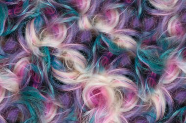 çok renkli moda saç stili