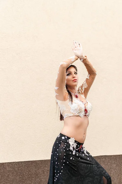 Αραβικά γυναίκα bellydancer — Φωτογραφία Αρχείου