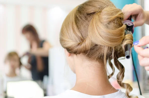 Kadın naking saç modeli ayıklayacaktır için