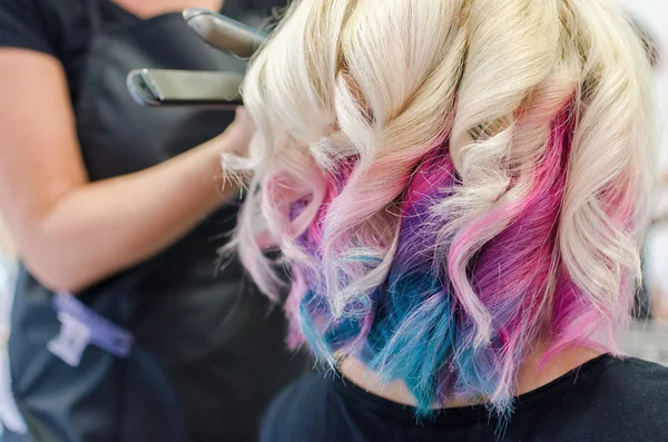 Acabado rizo unicornio corte de pelo — Foto de Stock