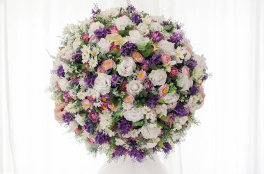 Büyük yuvarlak çiçek buketi