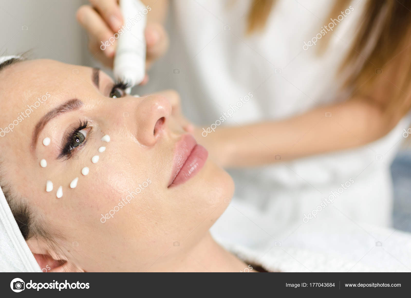 Микротоки под глазами. Микротоковая терапия. Микротоки для лица. Микротоки под глазами. Микротоки под глазами.