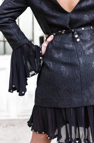 Kumaş Akşam Siyah Elbise Dantel Çırpınan Payetler Rhinestones Kızla Renkli — Stok fotoğraf