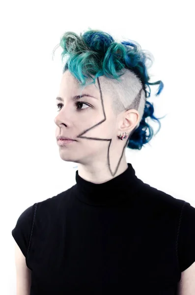 Punkové Účesy Bílém Pozadí Portrét Dívky Šílenými Vlasy Odstínech Zelené — Stock fotografie