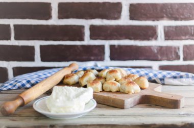 ev yapımı puff peynir pasta ile filo pasta