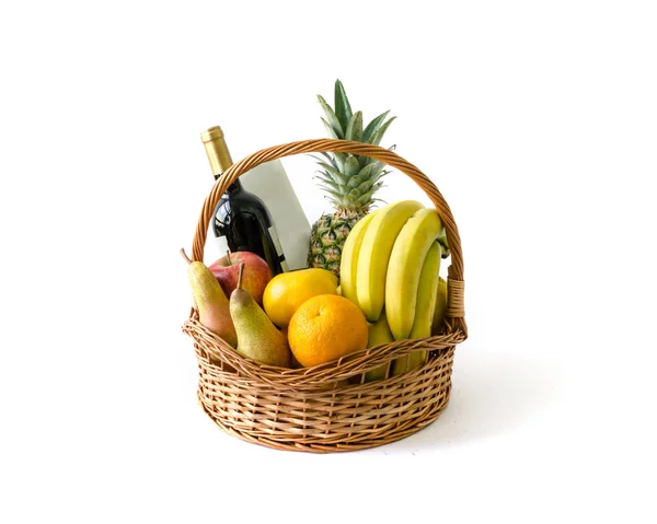 Olhar Real Normal Cesta Com Frutas Isoladas Fundo Branco Com — Fotografia de Stock